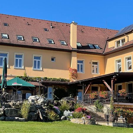 Hotel Lipa ボイニツェ エクステリア 写真