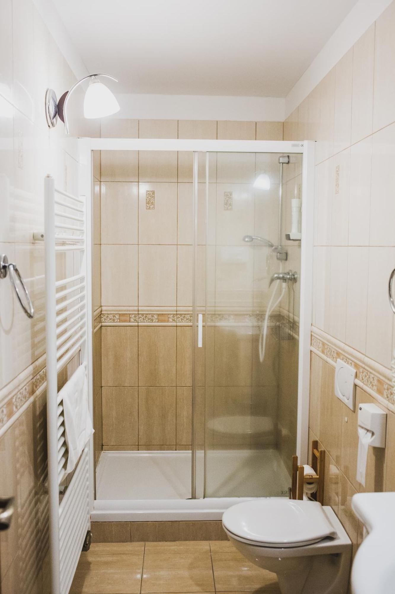 Hotel Lipa ボイニツェ エクステリア 写真