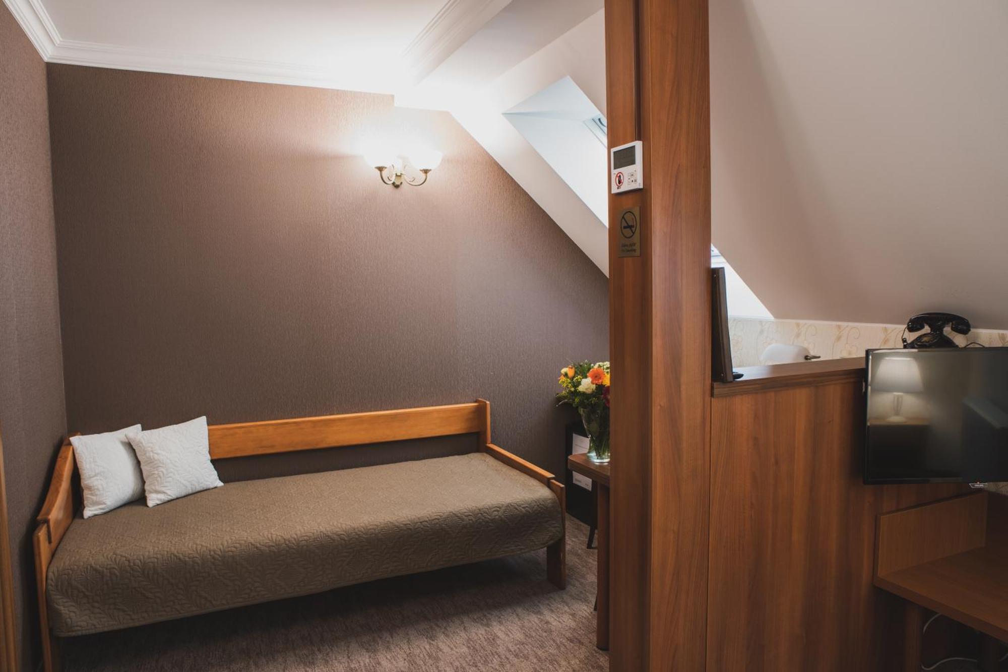 Hotel Lipa ボイニツェ エクステリア 写真