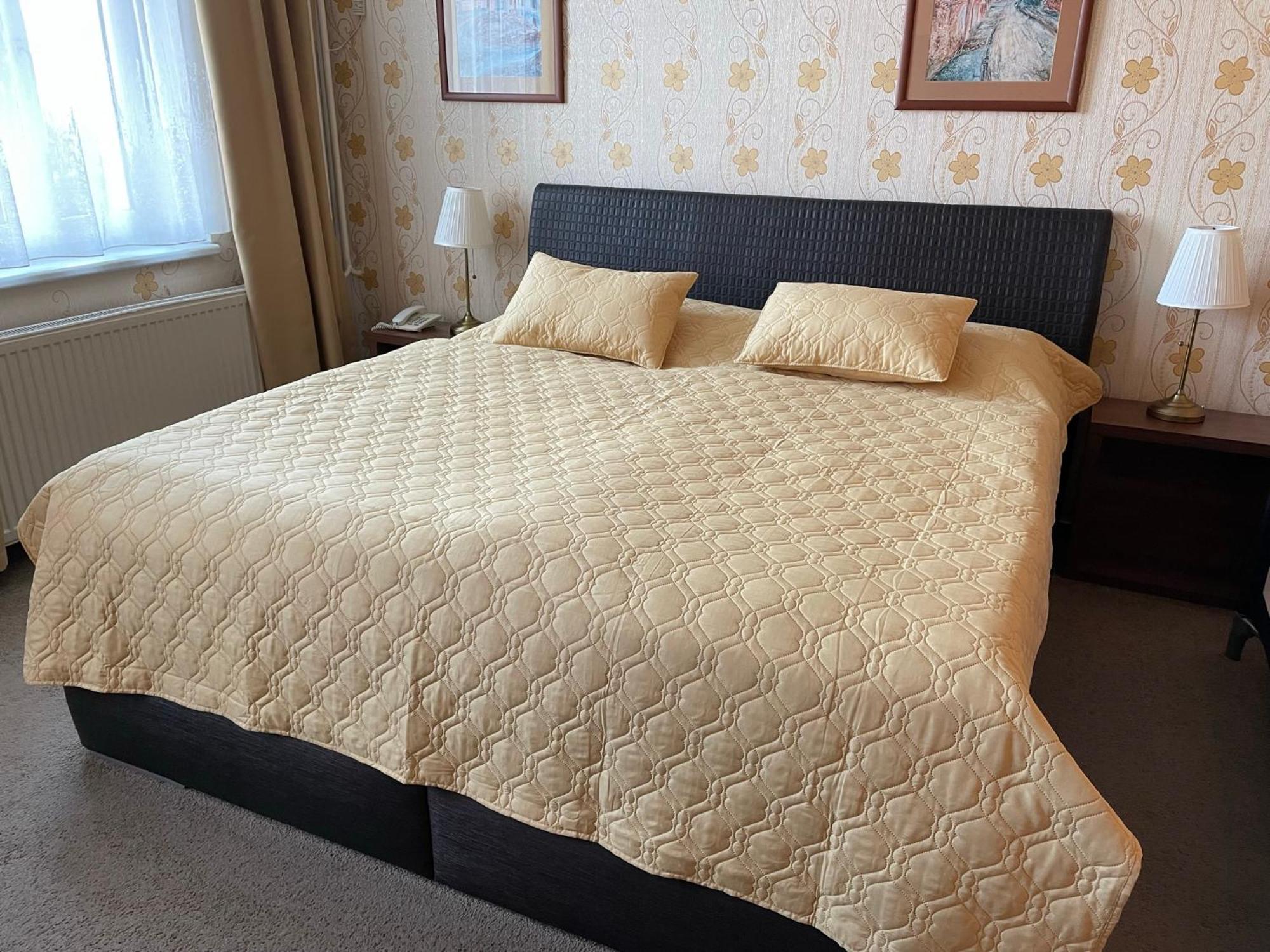 Hotel Lipa ボイニツェ エクステリア 写真