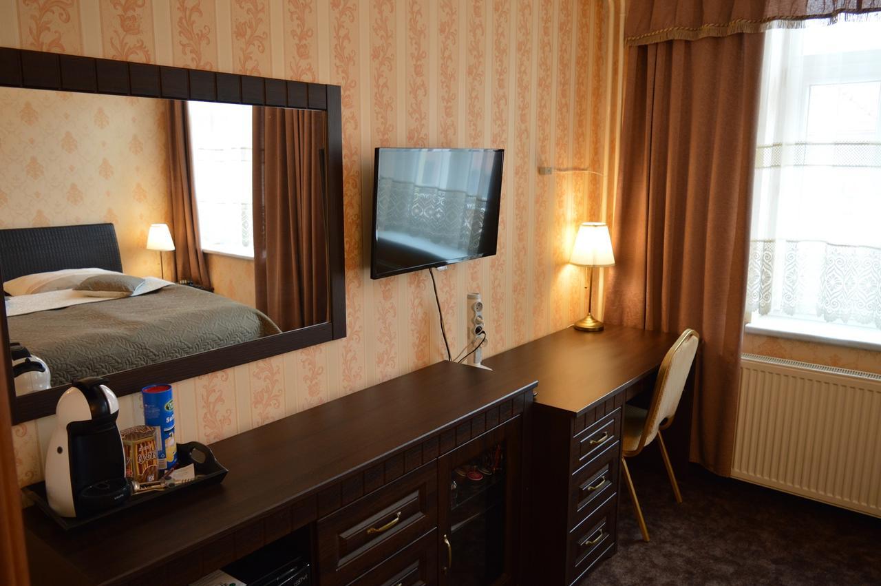 Hotel Lipa ボイニツェ エクステリア 写真