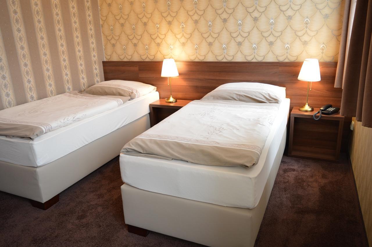 Hotel Lipa ボイニツェ エクステリア 写真
