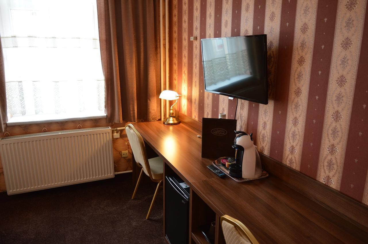 Hotel Lipa ボイニツェ エクステリア 写真