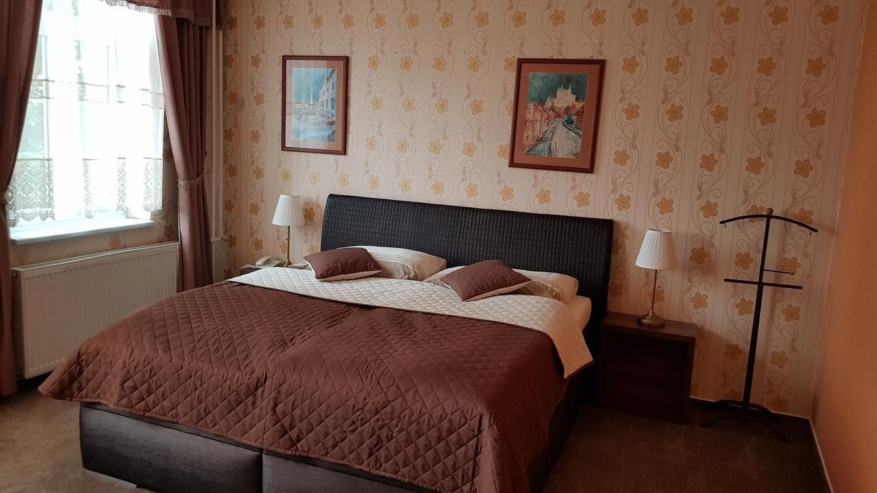Hotel Lipa ボイニツェ エクステリア 写真